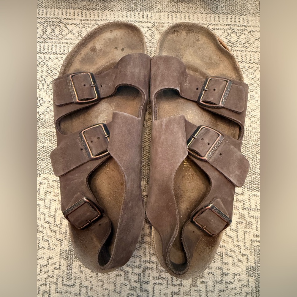 Birkenstock Arizona sandal, mocha suede, size 42